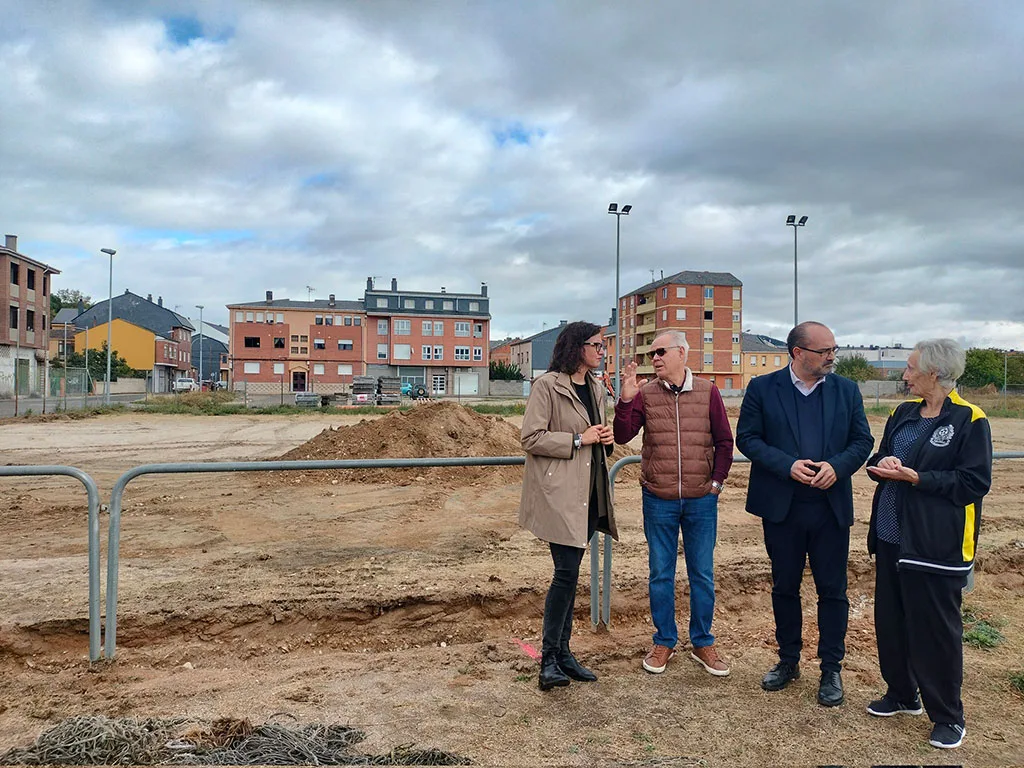 Se inician las obras de mejora del campo de fútbol de Cuatrovientos