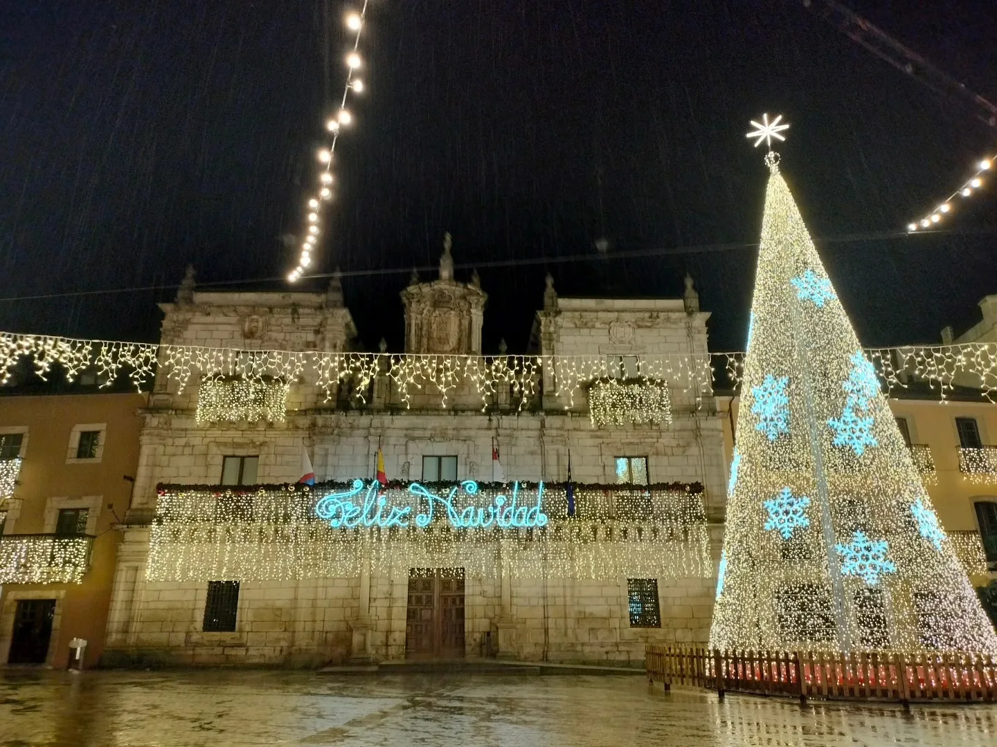 El Ayuntamiento de Ponferrada recuerda las normas de seguridad para las celebraciones de Navidad, Año Nuevo y Reyes