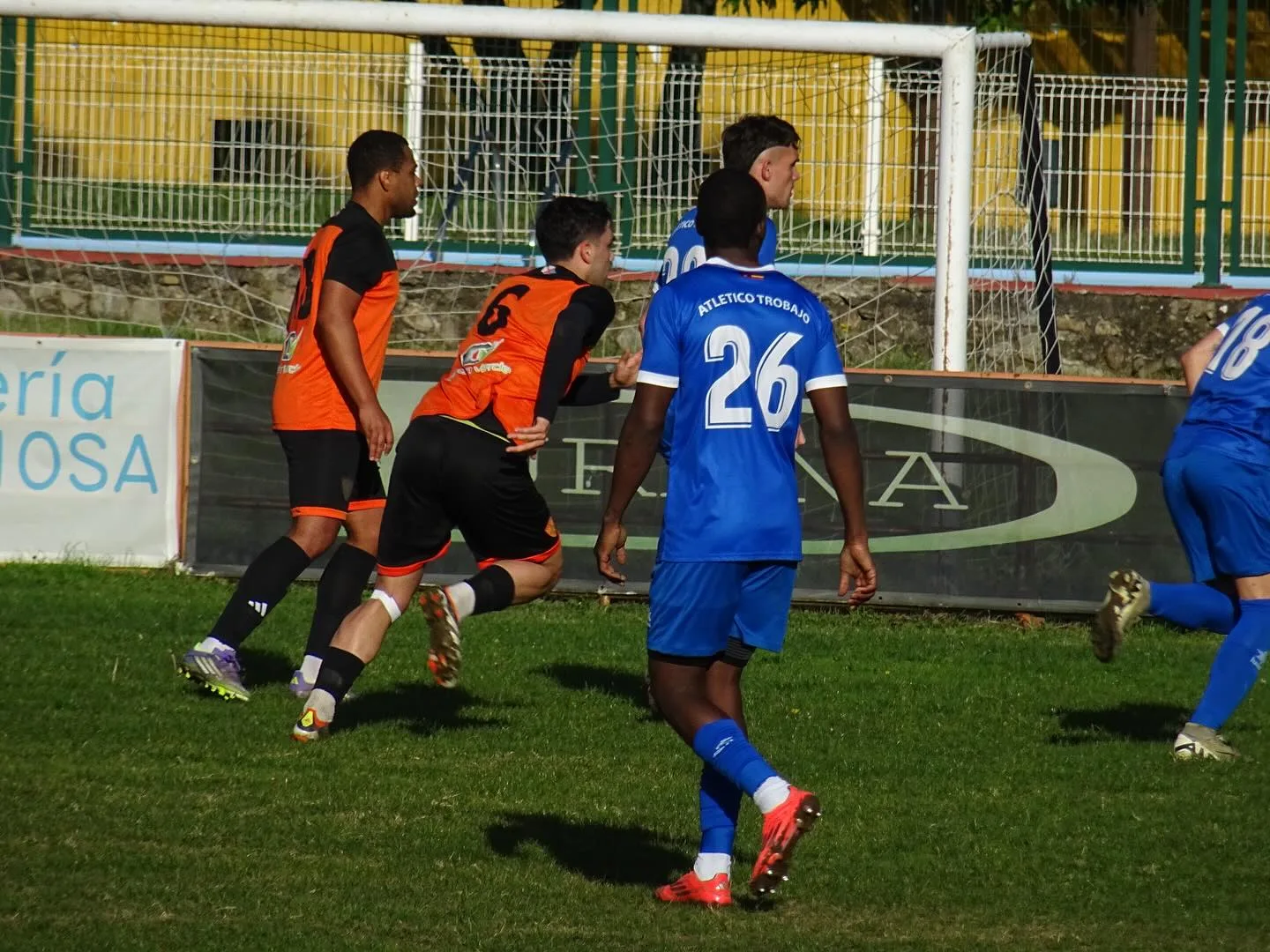 El Club Deportivo Toreno logra una victoria en casa frente al Atlético Trobajo (3-2)
