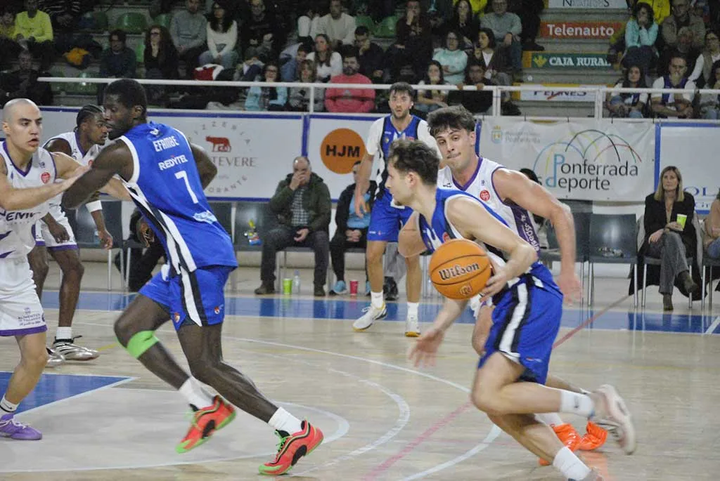 Victoria de mérito del Clínica Ponferrada ante UEMC Valladolid tras un gran trabajo de todo el equipo (89-67)