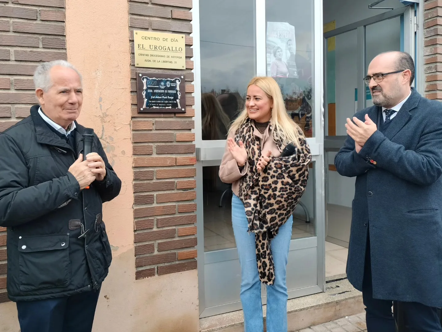 Ponferrada reconoce la labor de José Antonio Prada tras 48 años al frente de Cáritas