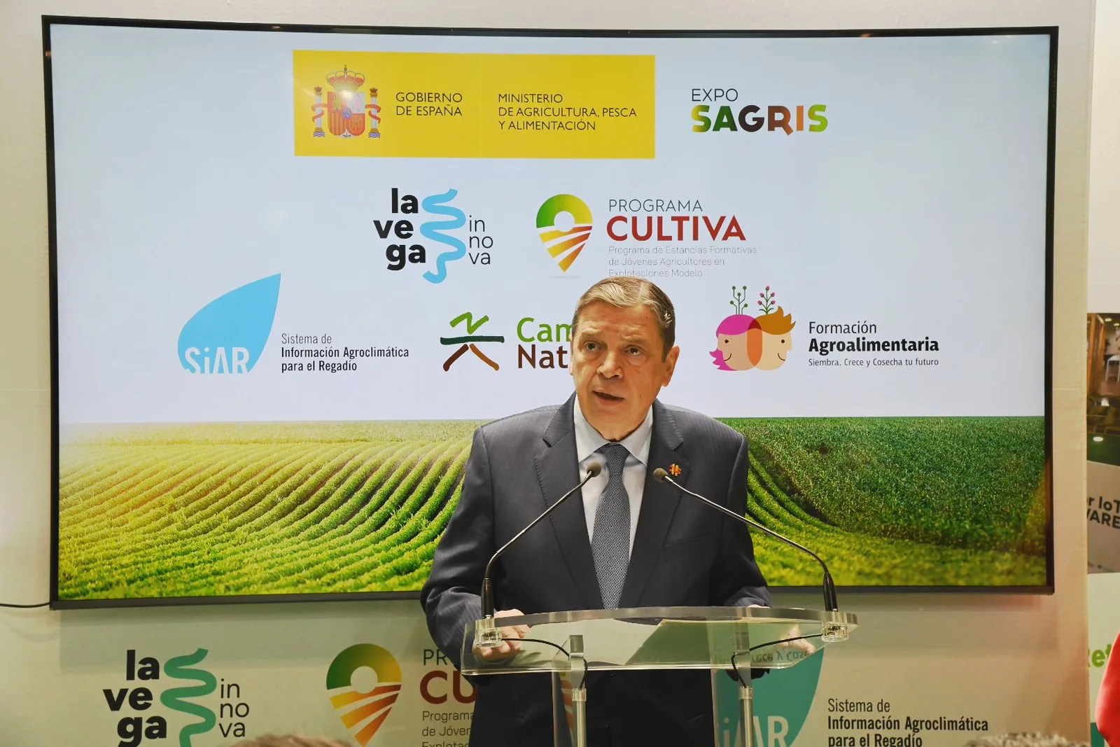 Agricultura anuncia el pago de las ayudas a agricultores y ganaderos afectados por los grandes incendios del verano