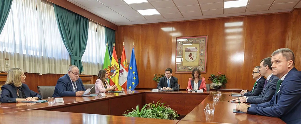 El presidente de la Junta y la rectora de la ULE mantienen un encuentro sobre la implantación de Medicina a partir del próximo curso, con 80 plazas anuales de nuevo ingreso