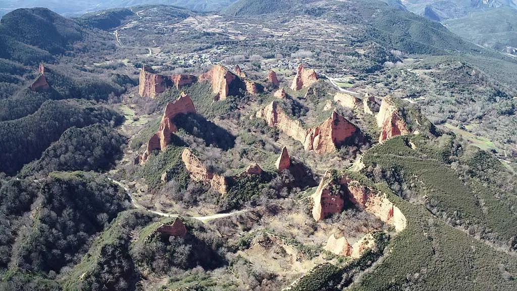 Vecinos de Las Médulas denuncian abandono meses después del incendio y reclaman actuaciones urgentes
