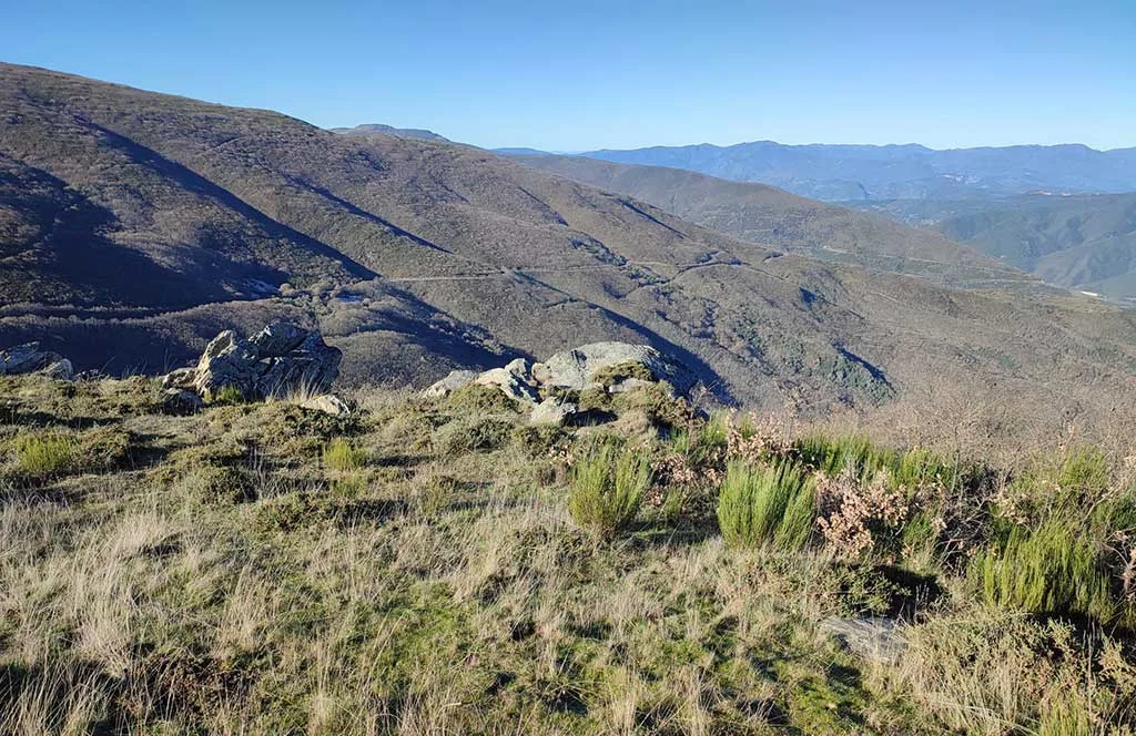 Presentan alegaciones contra dos nuevas canteras de pizarra en Benuza