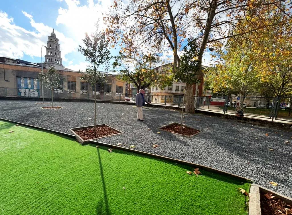 Acondicionamiento en el patio del Colegio Ramón Carnicer