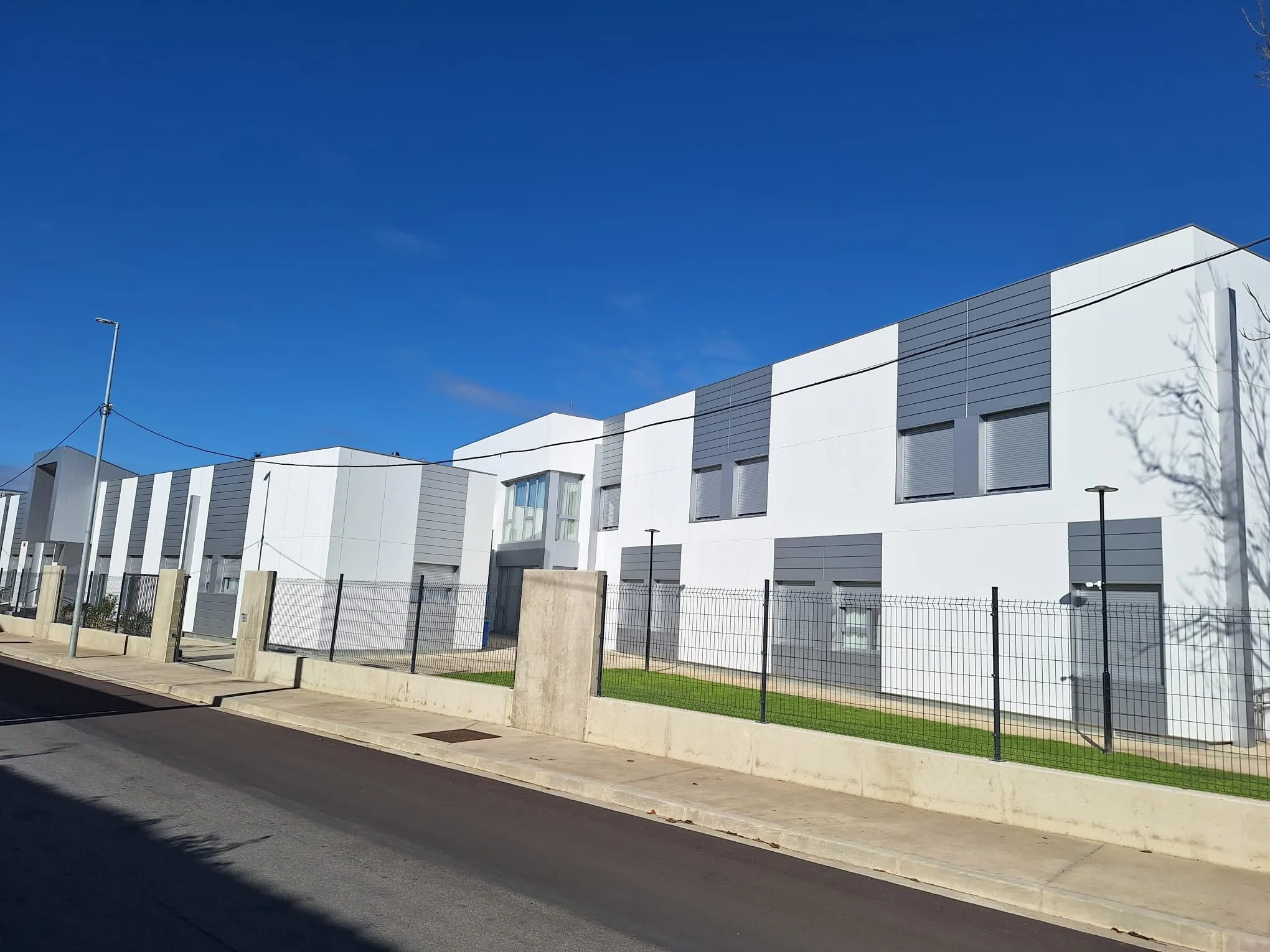 Camponaraya inaugura su primera residencia de mayores tras una inversión de 5 millones que marca un hito para el municipio