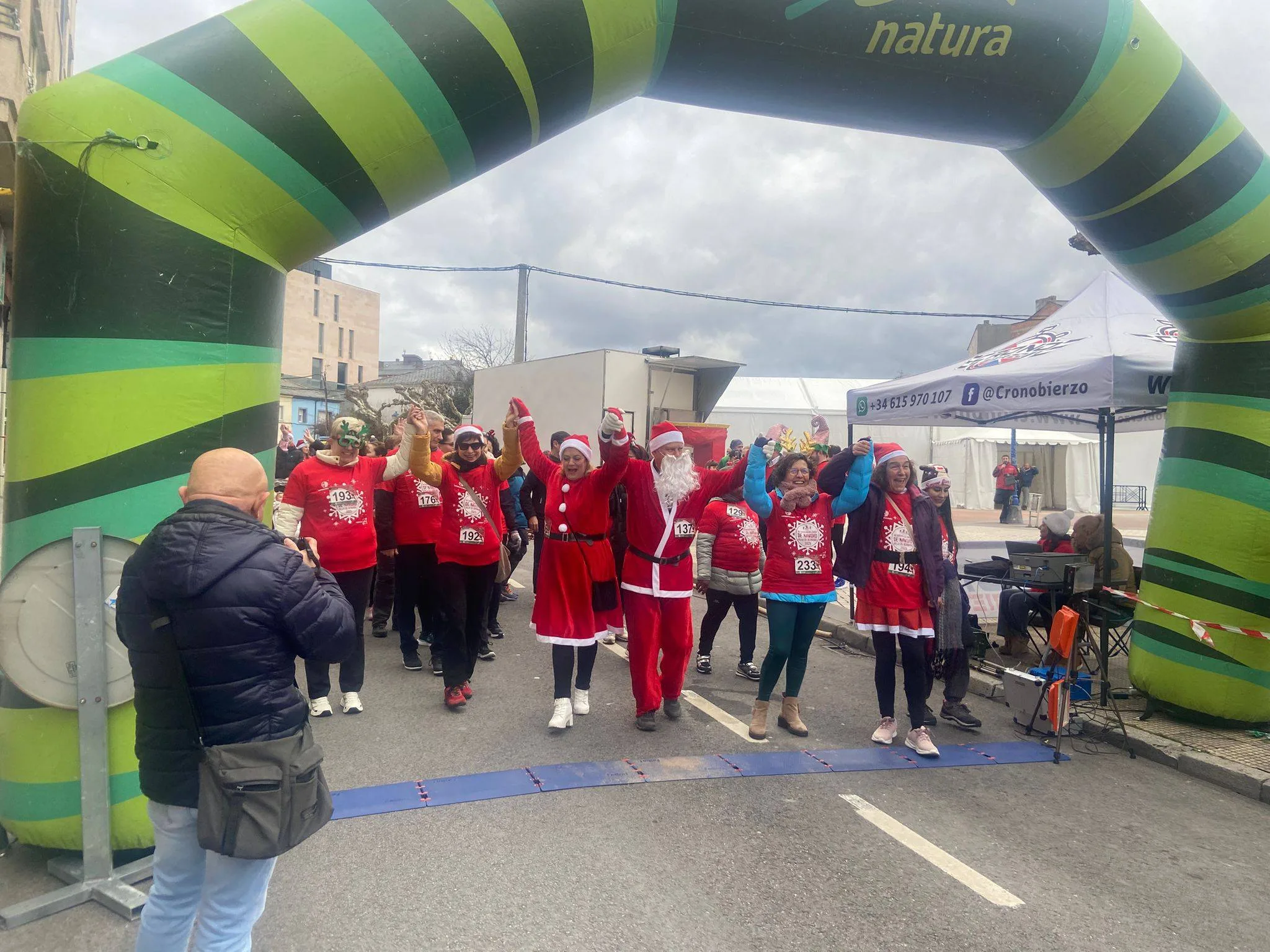 FOTOS | La VII Carrera Solidaria de Navidad “Villa de Bembibre” reúne deporte y solidaridad a favor del Alzheimer