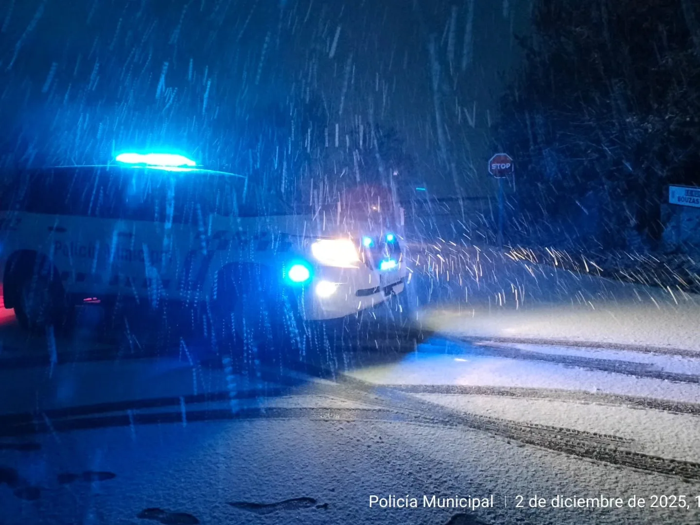 Permanece cortada la carretera del Morredero por hielo y nieve