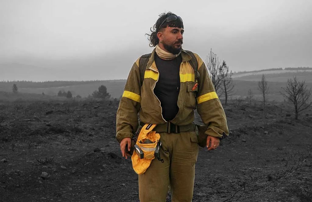 Premio 'Trono Popular a la Labor Callada 2025' para Sergio Fidalgo, el bombero forestal que se enfrentó al fuego como voluntario
