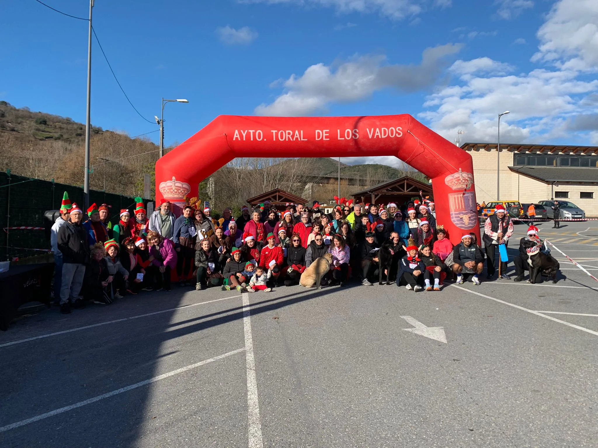 Toral de los Vados despide el año con una multitudinaria San Silvestre marcada por el deporte y el ambiente festivo