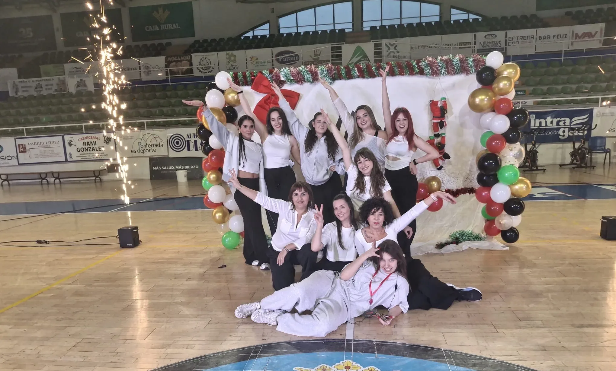 Utopía Dance Studio congrega a cerca de 2.000 personas en su Gala de Navidad 2025 en Ponferrada