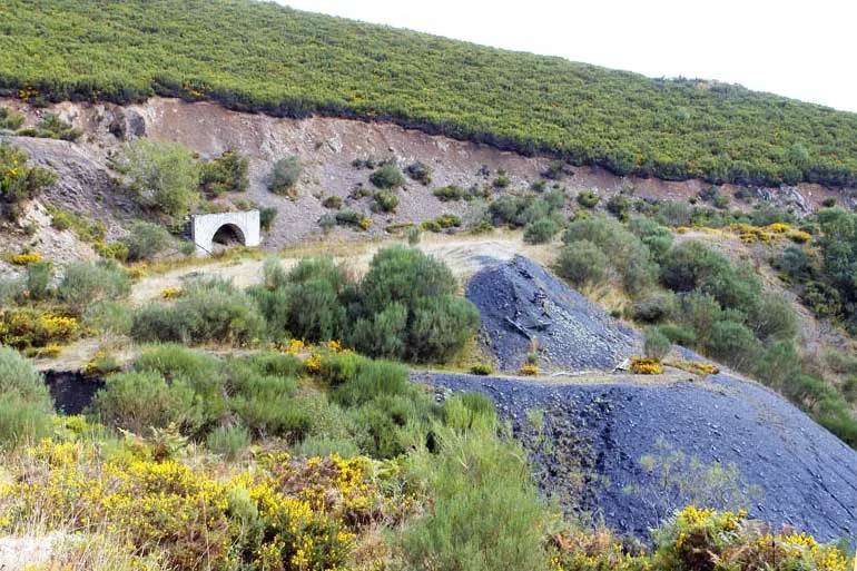 El geógrafo Redondo Vega sostiene que la restauración del paisaje minero es “imposible” y defiende dejar actuar a la naturaleza
