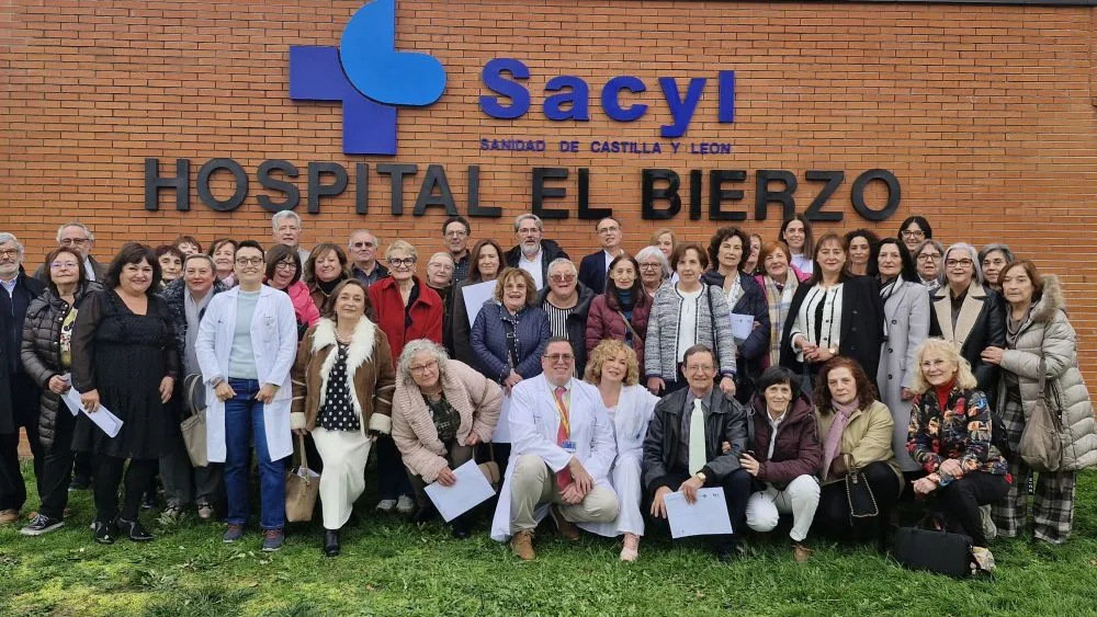 Homenaje a 55 profesionales jubilados del Área de Salud del Bierzo y Laciana