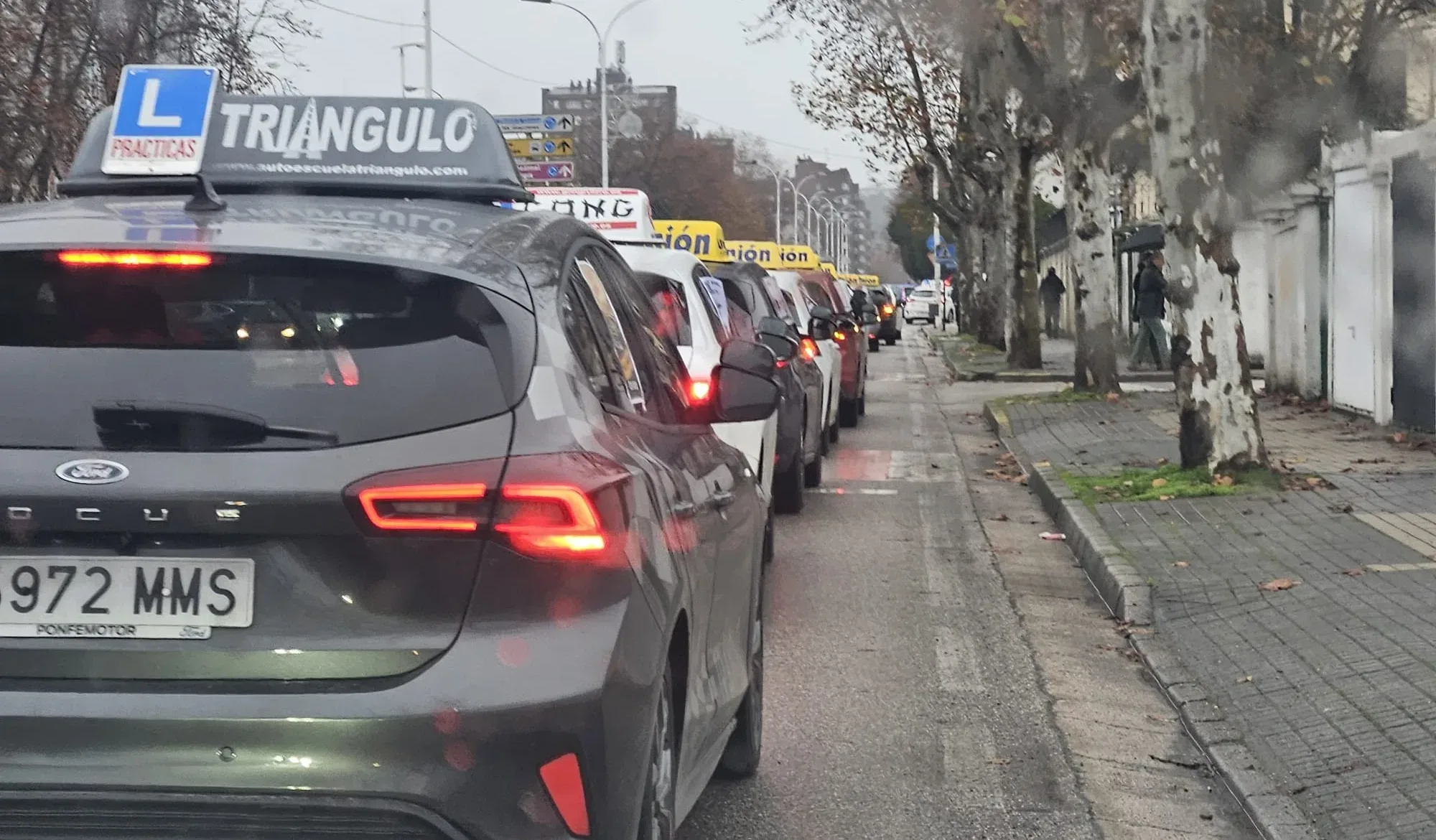 Las autoescuelas de El Bierzo se manifiestan en Ponferrada por la grave falta de examinadores de tráfico
