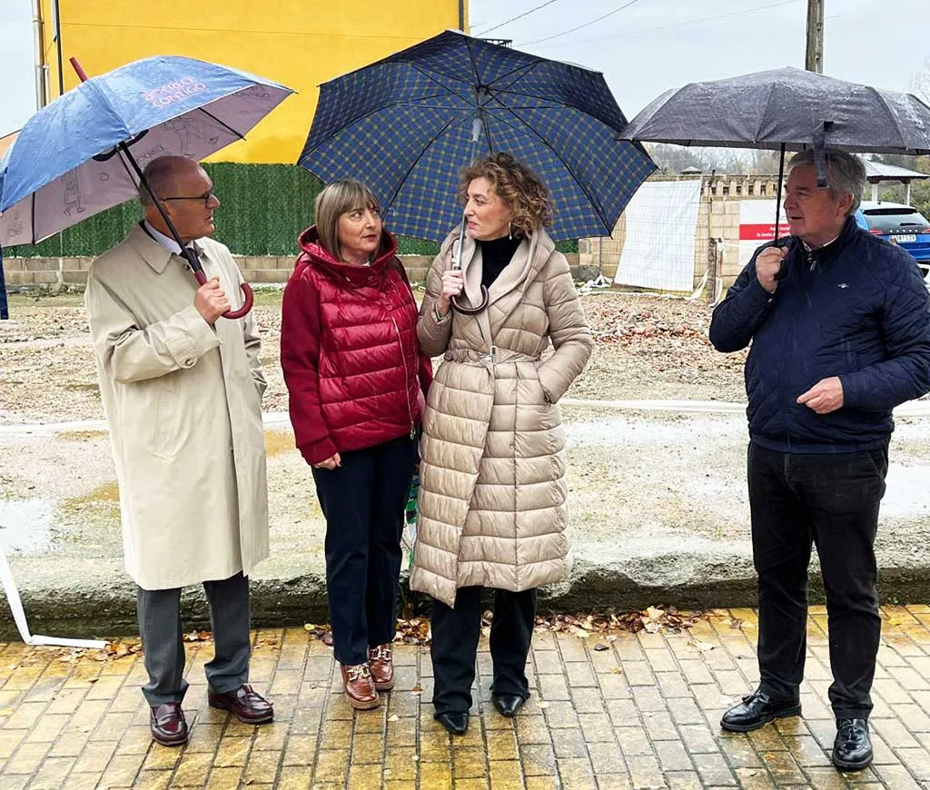 Firmada la cesión del solar municipal a la Junta para la construcción de un edificio con seis viviendas de promoción pública en Carracedo
