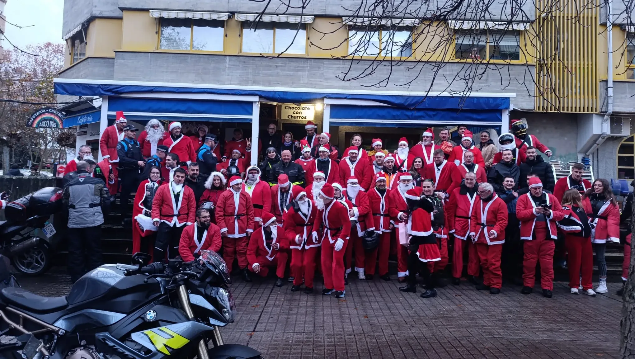 FOTOS | Las motos de Papá Noel llenan de ambiente navideño las calles de Ponferrada