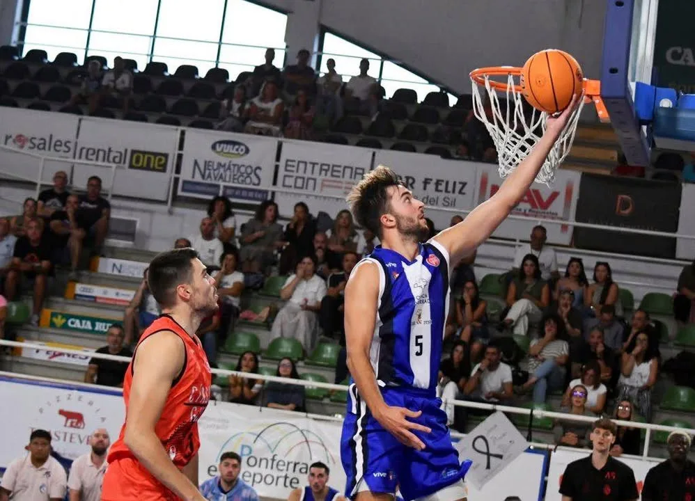 Clínica Ponferrada SDP busca comenzar el año con victoria ante Círculo Gijón Baloncesto en el Pabellón Adolfo Suárez