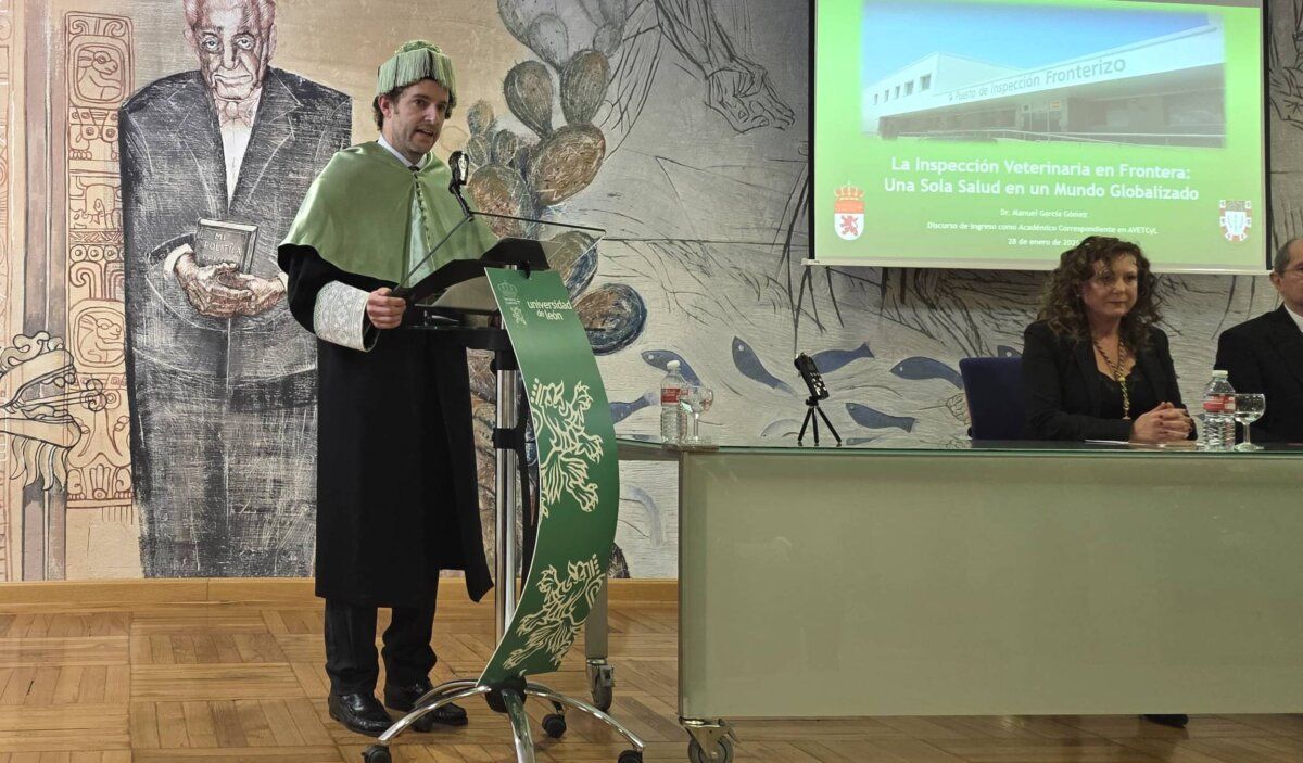 Manuel García Gómez durante su discurso en la AVETCYL
