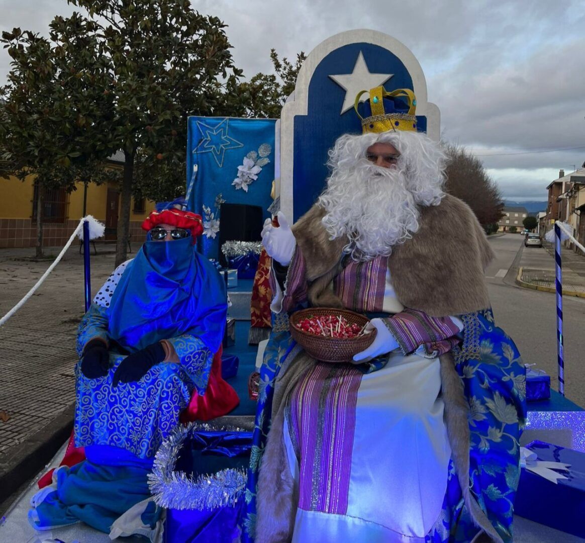 FOTOS | La llegada de los Reyes Magos llena de ilusión al municipio de ...