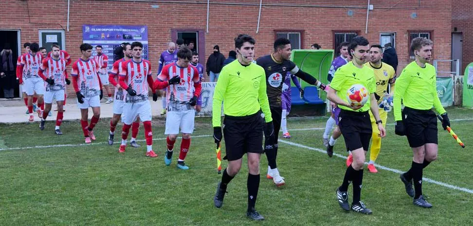 El Atlético Bembibre se viene de vacío de su visita al CD Becerril (2-1)