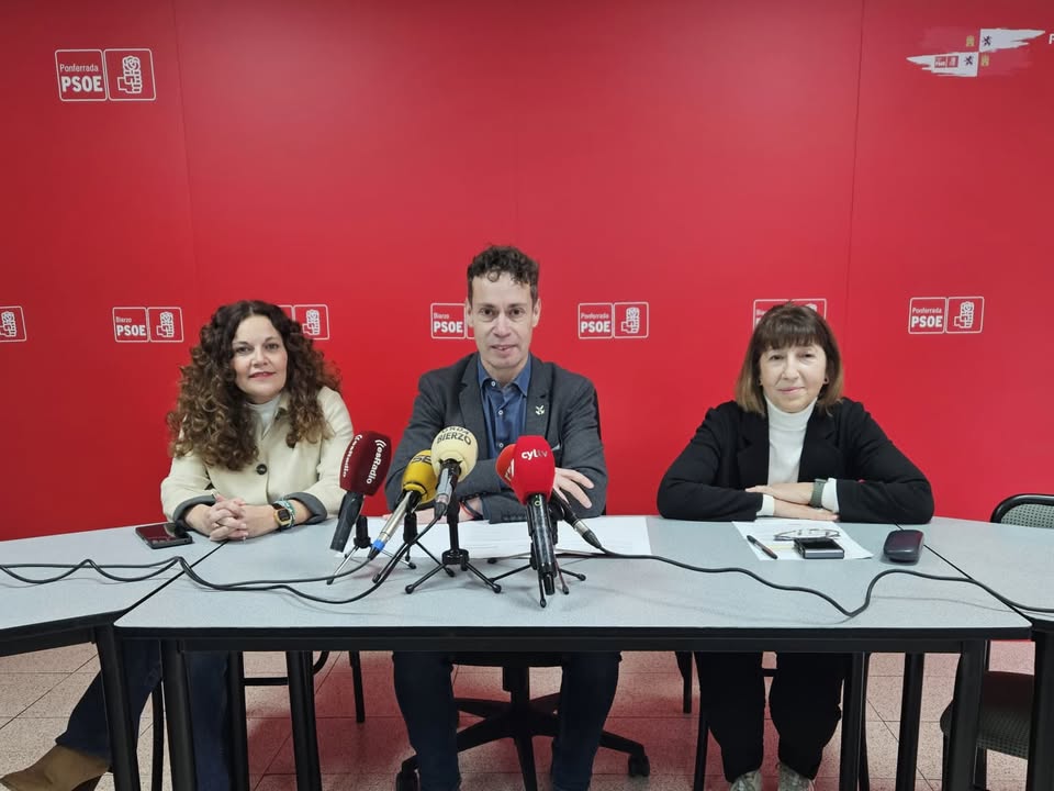 Candidatos del PSOE en rueda de prensa sobre sanidad en El Bierzo