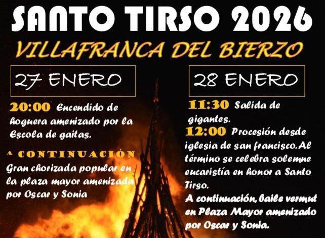 Hoguera encendida durante las fiestas de Santo Tirso en Villafranca del Bierzo