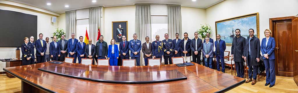 Representantes de Indra y EDGE durante la firma de un acuerdo en el Ministerio de Defensa
