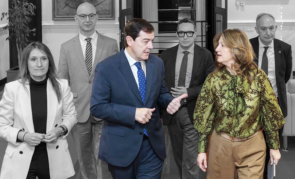 Alfonso Fernández Mañueco y rectores de universidades en la firma de un protocolo