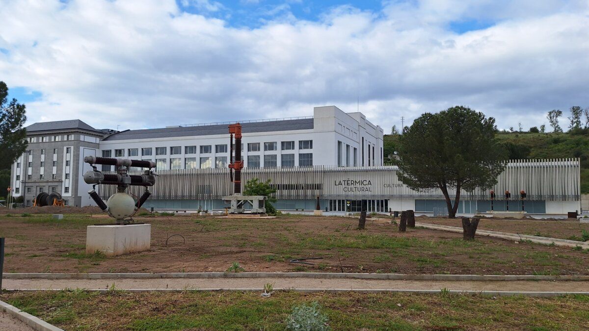 Vista exterior de La Térmica Cultural en Ponferrada