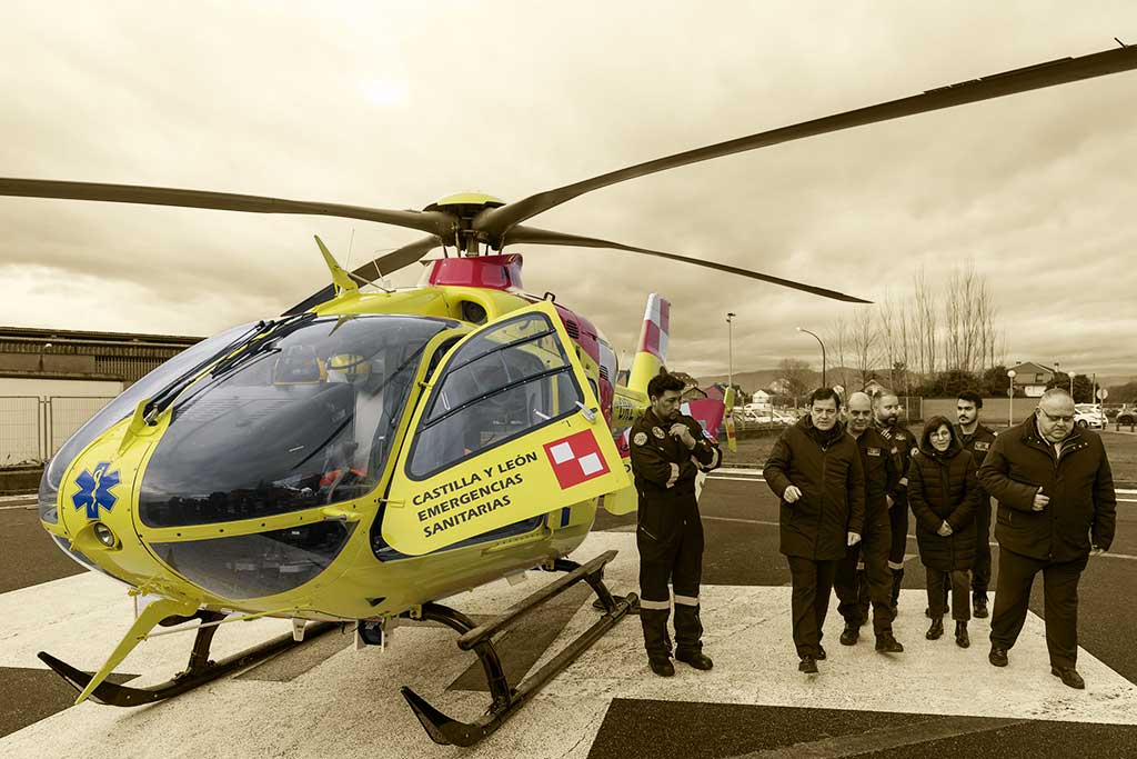 Helicóptero medicalizado presentado por Alfonso Fernández Mañueco en Ponferrada