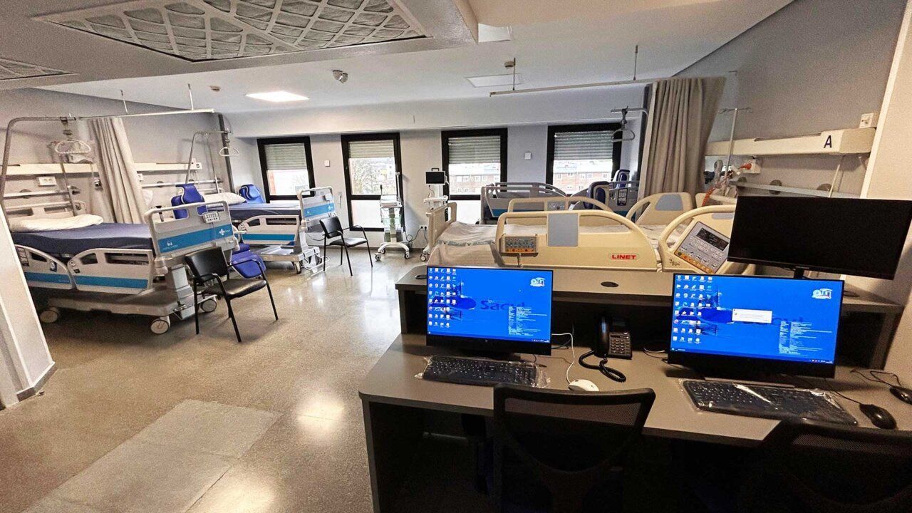 Interior de la nueva unidad de ictus en el Hospital El Bierzo