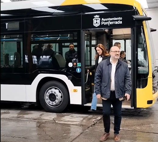 Presentación del nuevo autobús eléctrico en Ponferrada