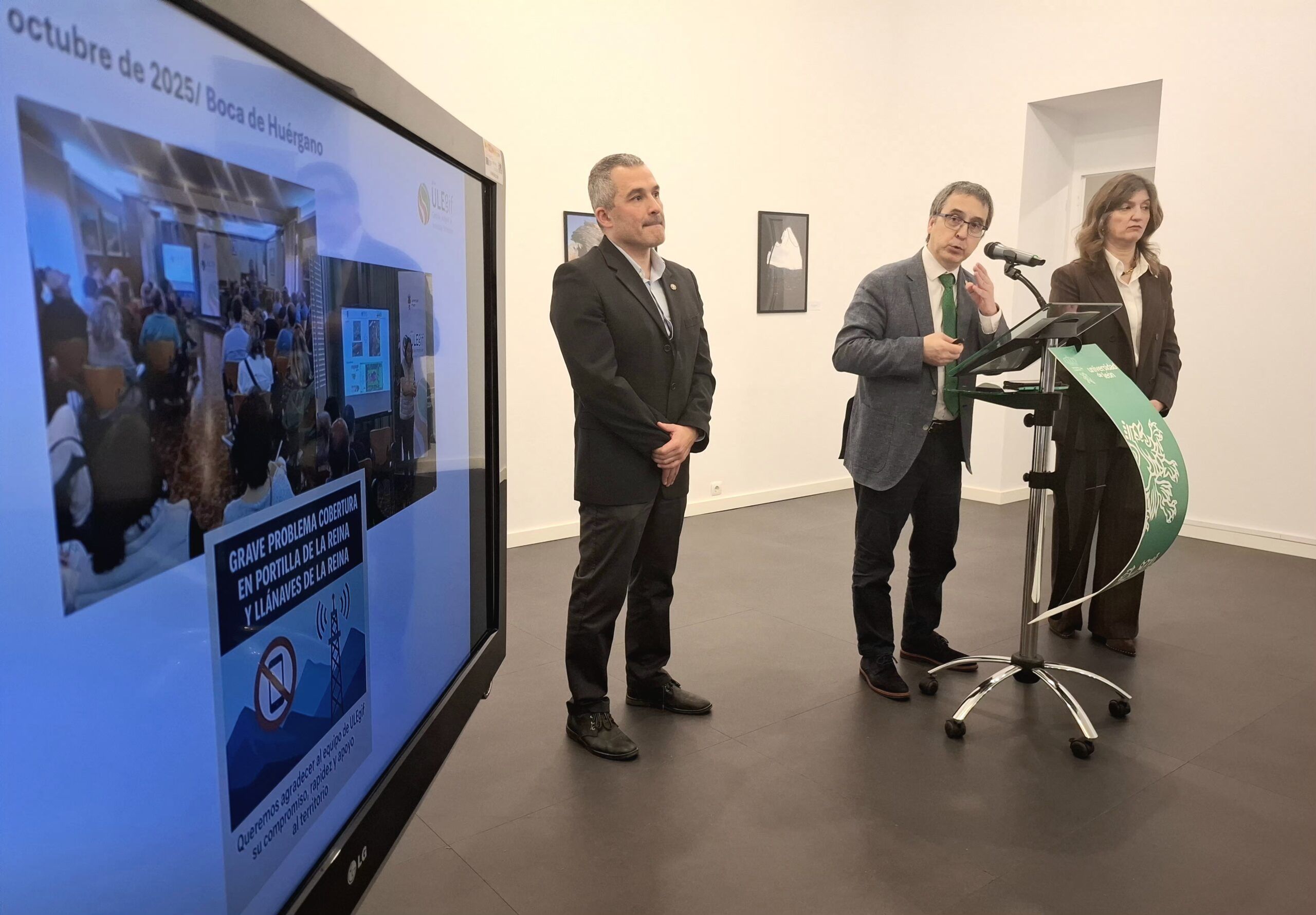 Inauguración de la exposición sobre memoria de incendios en León