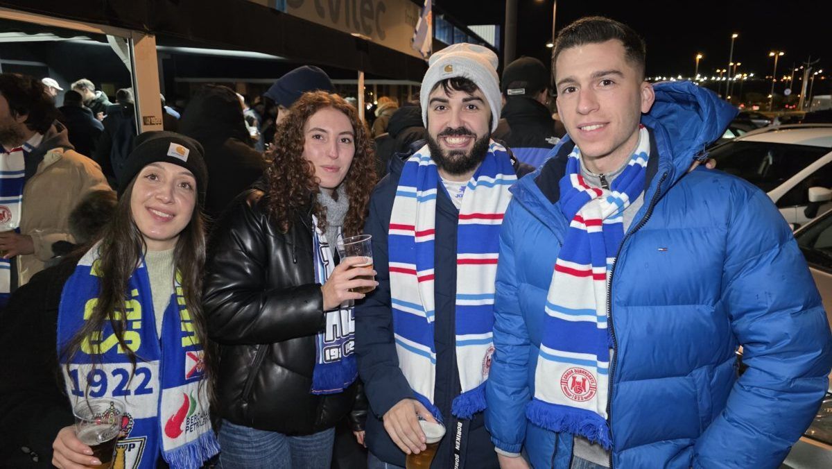 Aficionados de la Ponfe en el Bar El Toralín durante un partido
