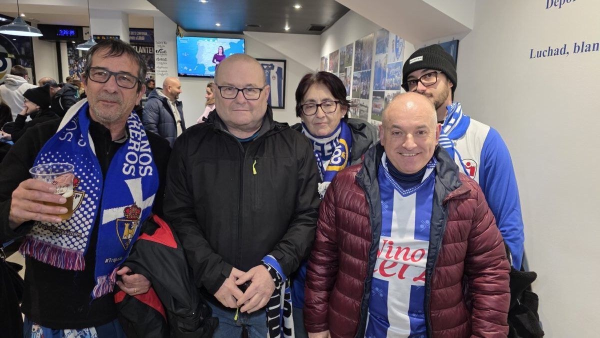 Grupo de aficionados de la Ponfe en el Bar El Toralín