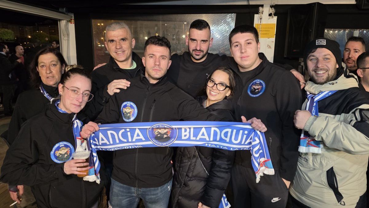 Grupo de aficionados de la Ponfe en el Bar El Toralín