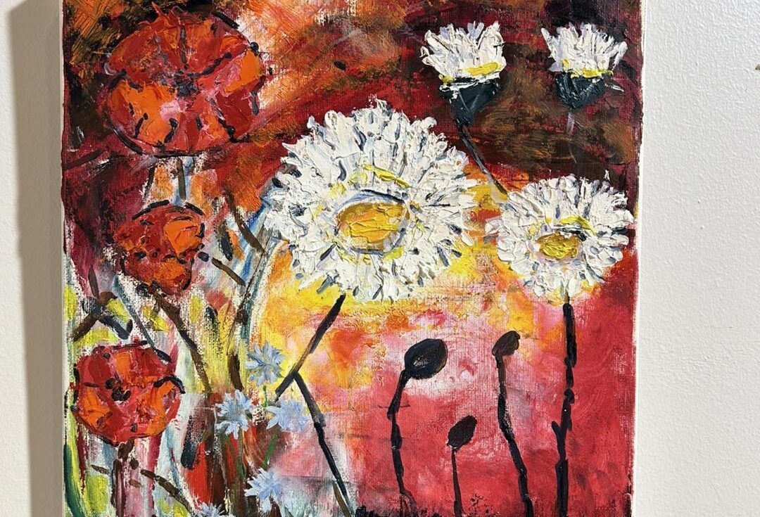 Pintura de flores en la exposición 'Puertas' de Manuel Álvarez Robles