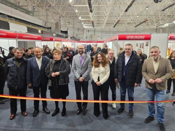 Inauguración de la XXVI Feria Agroalimentaria en Bembibre con autoridades locales