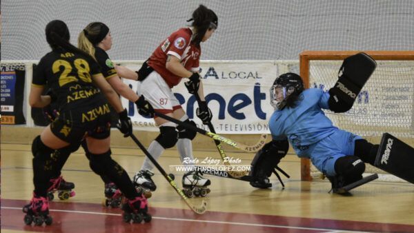 Jugadoras del Bembibre H.C. en un partido de hockey sobre patines
