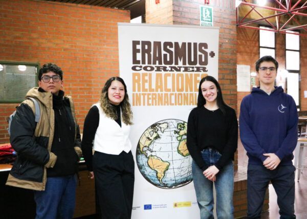 Estudiantes internacionales en la Universidad de León durante la bienvenida Erasmus