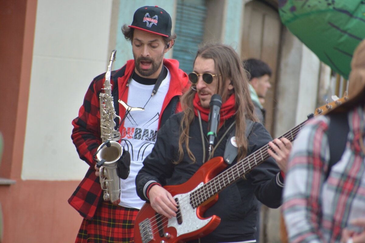 Músicos tocando en el Carnaval de Camponaraya
