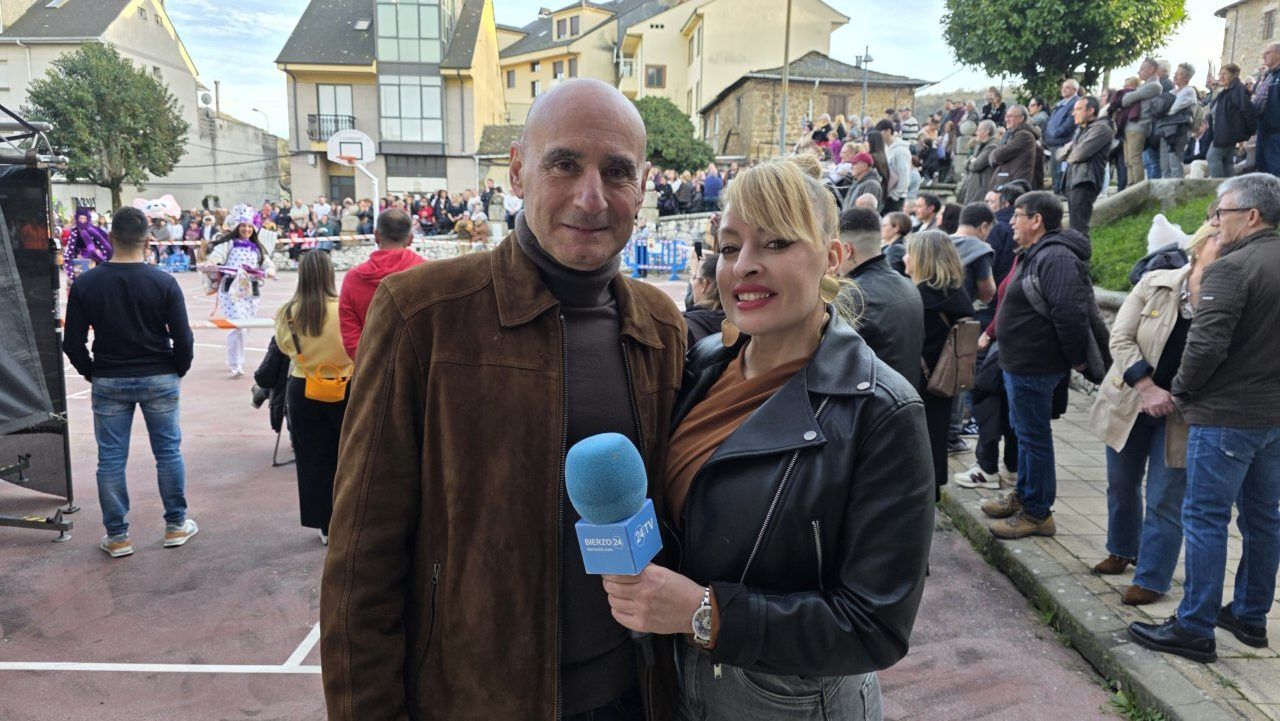 Entrevistas durante el desfile del Carnaval en Toreno 2026