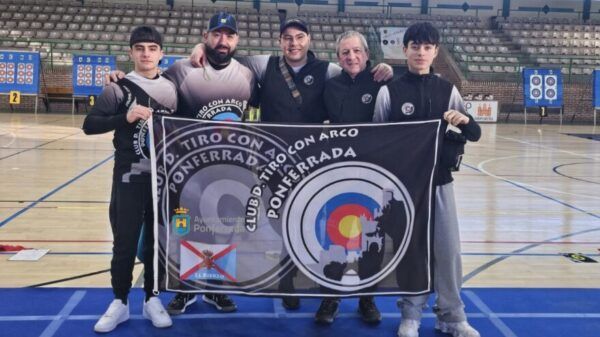 Miembros del Club de Tiro con Arco Ponferrada en competición