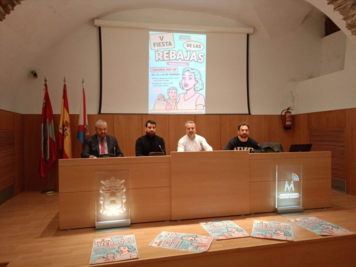 David Pacios en la presentación de la feria de rebajas en Ponferrada