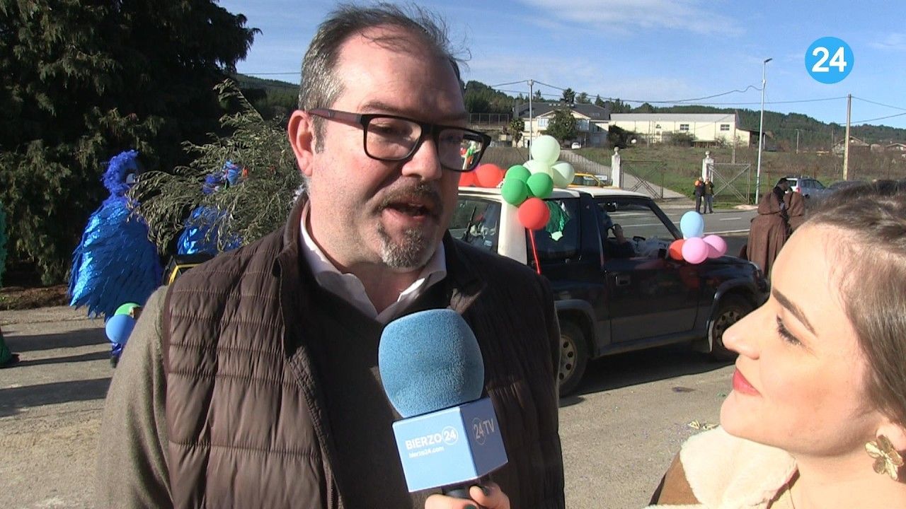 El alcalde Francisco Javier Ovalle Villar durante una entrevista en Arganza