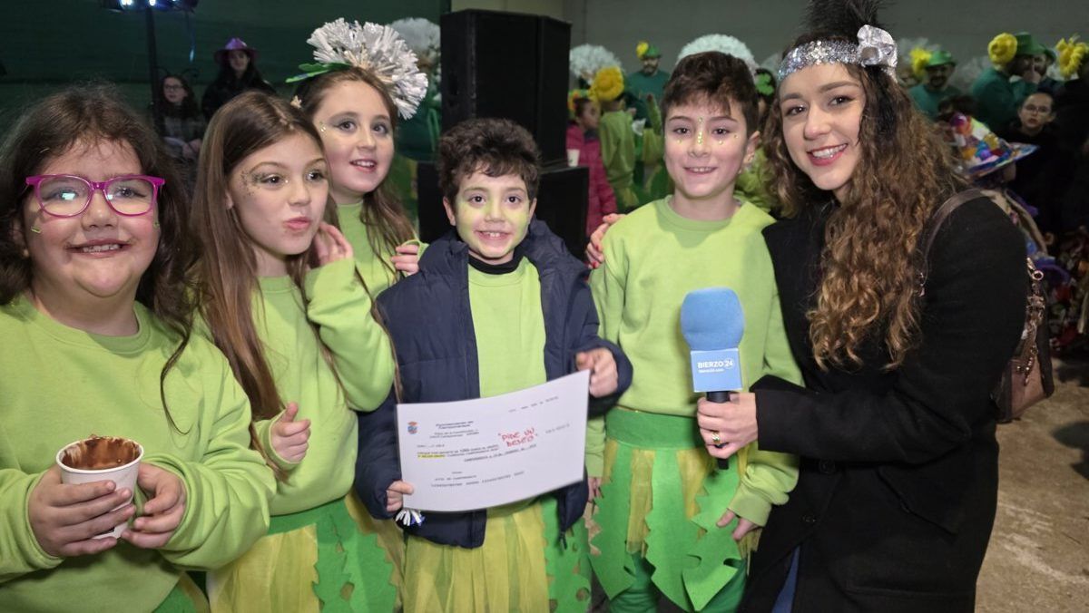Grupo de niños disfrazados en el Carnaval de Camponaraya