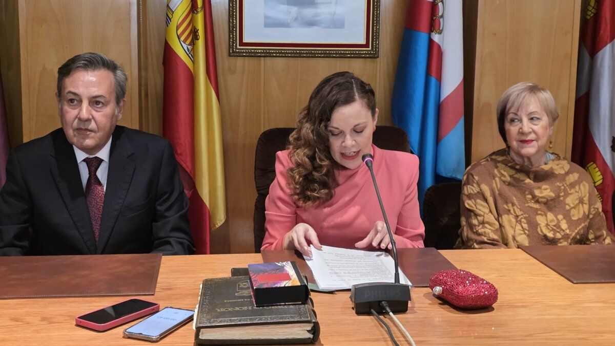 Presentación del festival del botillo en Bembibre con autoridades locales