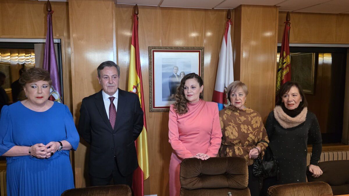 Grupo de personas en evento del festival del botillo en Bembibre