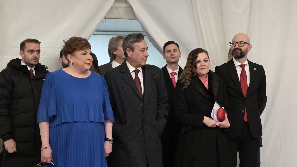Grupo de personas en el festival del botillo en Bembibre